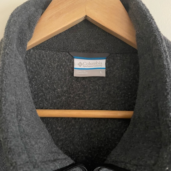 Columbia Fleece Vest ~ L - Picture 3 of 3